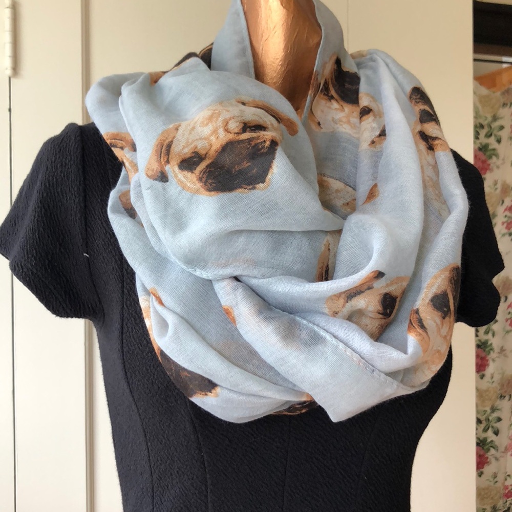 Infinity scarf - Pugs!